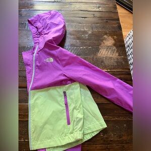 Girls North Face light windbreaker. Purple/green. XS (6)